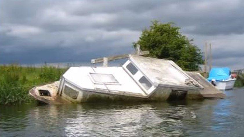 Abandoned boats on River Hull (council model)