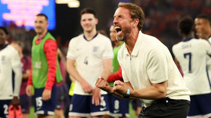 Gareth Southgate celebrates as England reach Euro 2024 final