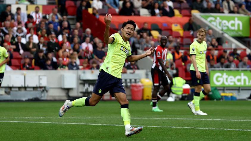 Yukinari Sugawara, Southampton defender