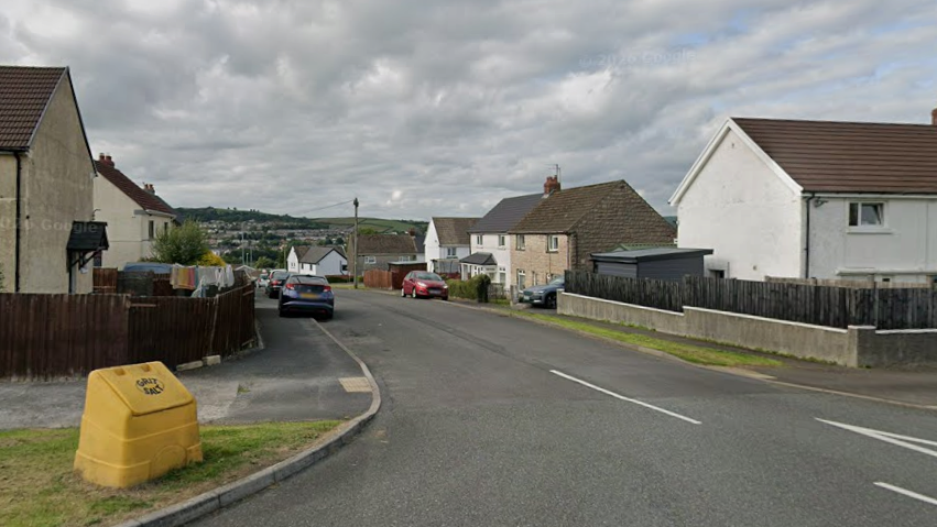 Ardal Brynmeurig yng Nghaerfyrddin