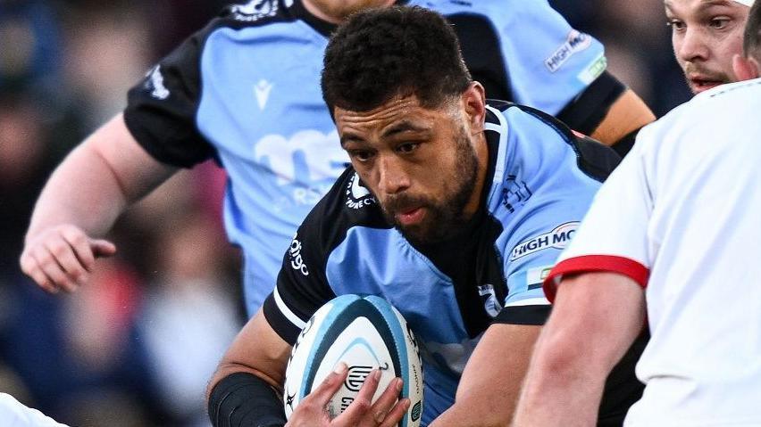 Taulupe Faletau attacks for Cardiff