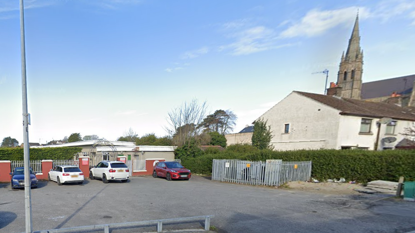 Bowling club entrance on Owenbeg Avenue