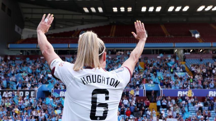 Steph Houghton 