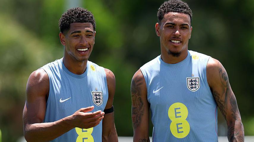 Boyhood friends Jude Bellingham and Morgan Rogers have emerged as rivals for the "number 10" role in England's World Cup side. 