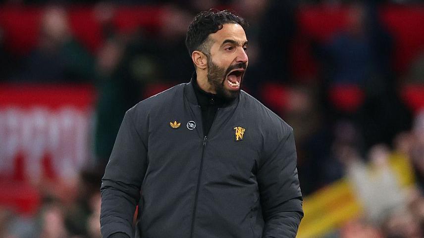 Ruben Amorim shouting on the pitch