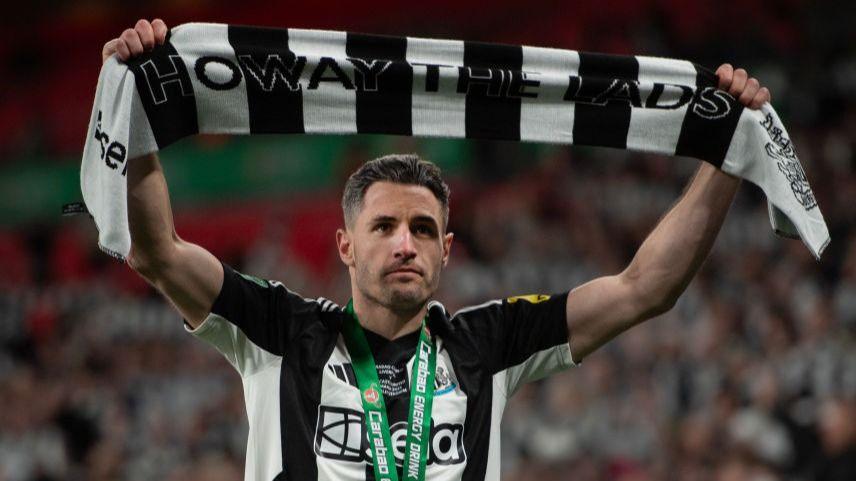 Fabian Schar – Điểm Tựa Vững Chắc Cho Hàng Phòng Ngự Newcastle