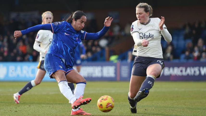 Mayra Ramirez scores for Chelsea