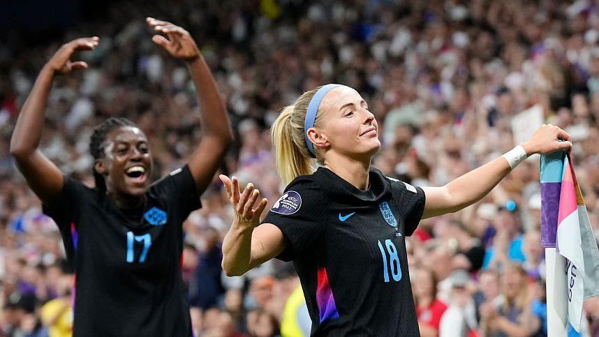 Michelle Agyemang and Chloe Kelly celebrate