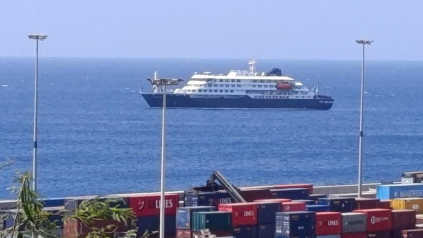 MV Hondius u ankorua në Cape Verde më 4 maj