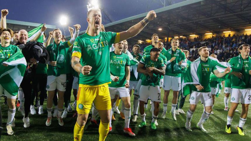 Celtic celebrating after winning the Scottish Premiership title