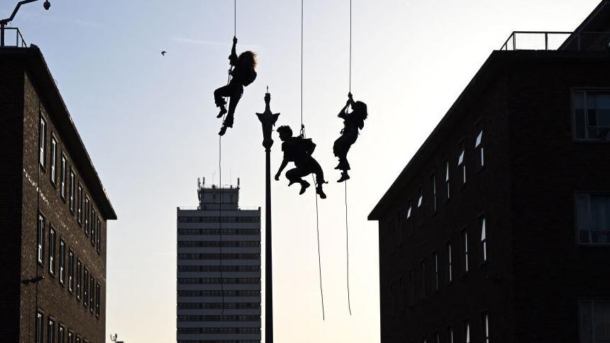 Aerial performers during City of Culture 