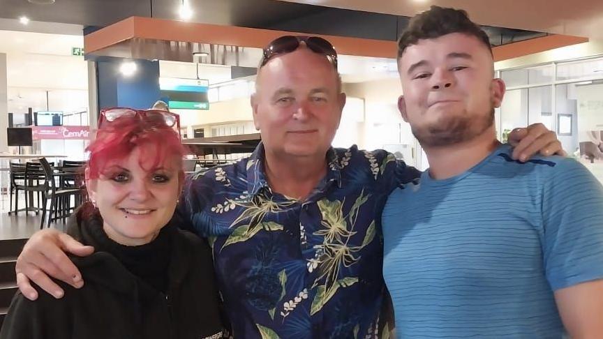 Saraya Knight (left), Mark Beale (centre) and PJ Knight (right) at WrestleMonster 6 in South Africa