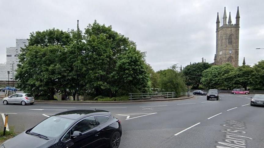 Traffic at Bramall Lane roundabout