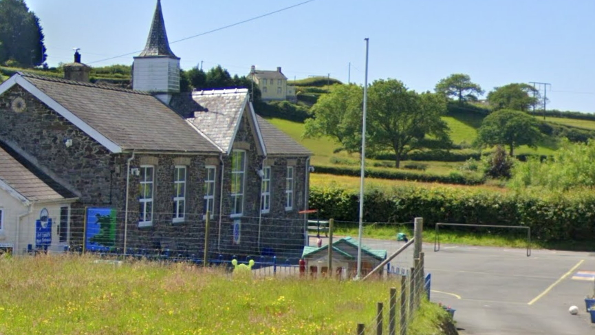 outside Ysgol Llanfihangel-y-Creuddyn