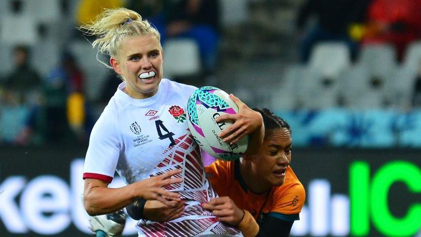 Grace Crompton playing for England at the 2022 Rugby World Cup Sevens