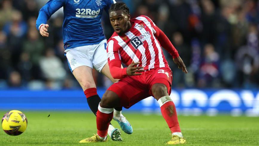  Daniel Phillips playing for St Johnstone