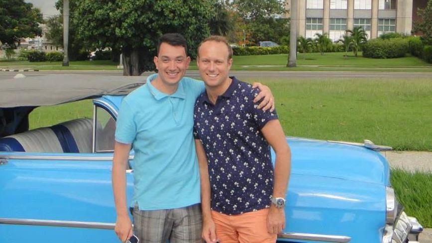 Cafer Manur a Dan Thomas