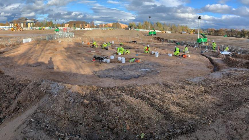 Excavating a roundhouse at the Inverness prison site