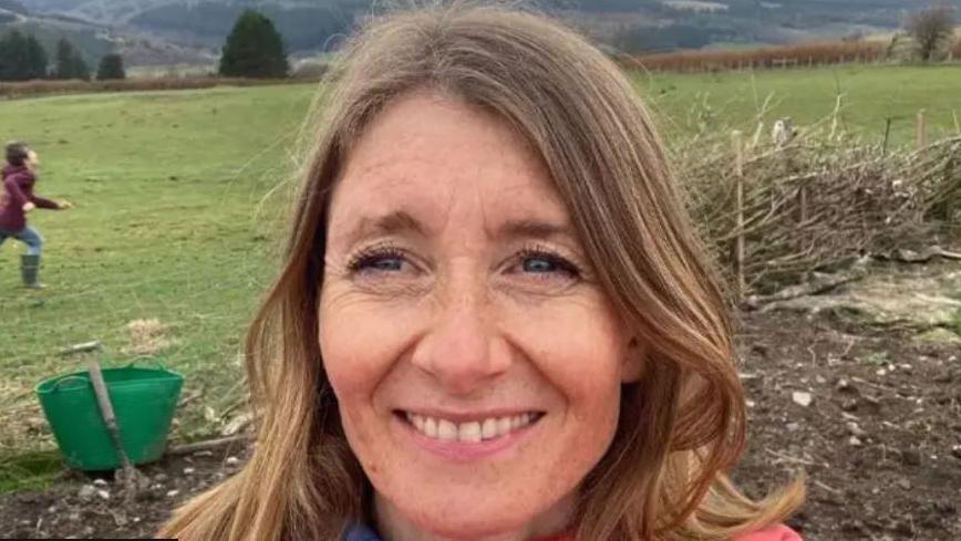 Iona Roberts