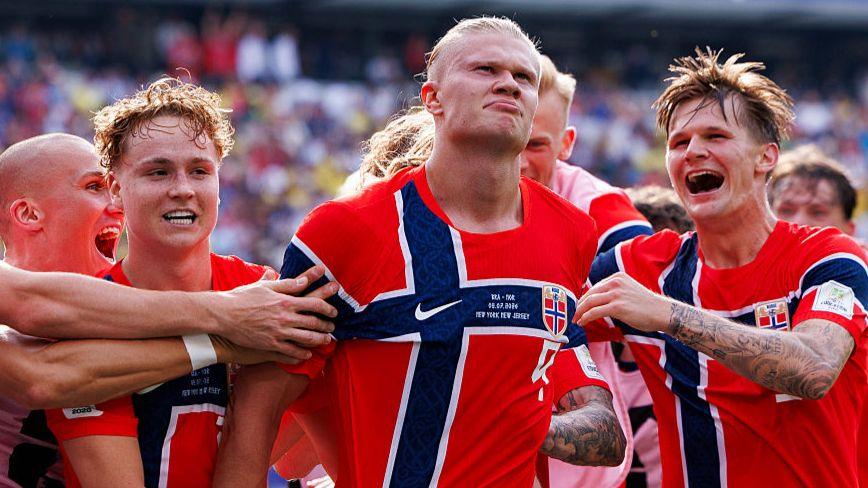 Erling Haaland of Norway celebrates his goal with teammates during the FIFA World Cup 2026 Round of 16 match between Brazil and Norway.