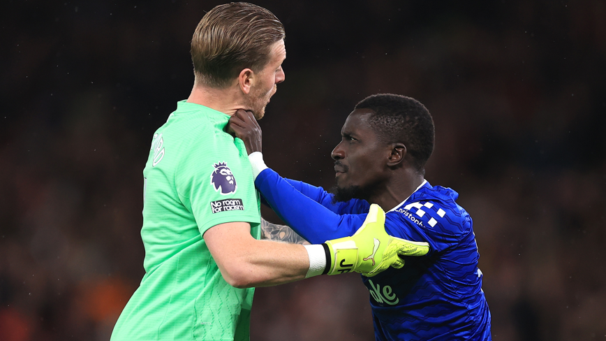 Everton goalkeeper Jordan Pickford pulls team-mate Idrissa Gana Gueye away after clashing with team-mate Michael Keane in the match against Manchester United