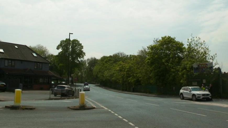  The junction of Ward End Road and Drews Lane