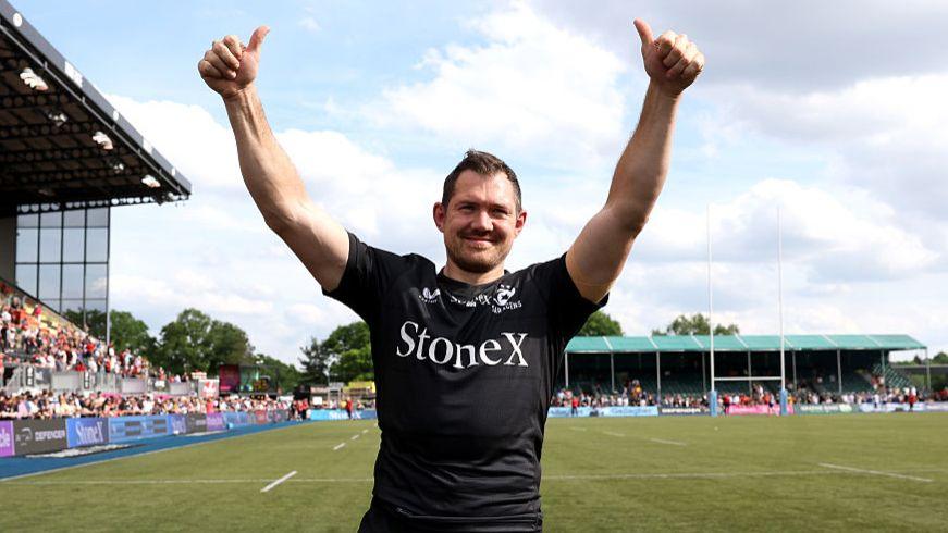 Alex Goode waves goodbye to Saracens
