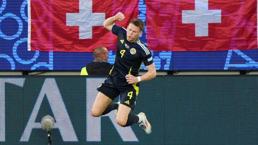 Scott McTominay celebrates his goal