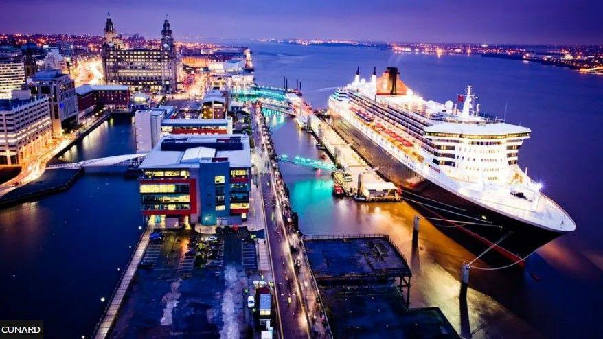 Queen Mary 2 docked on the River Mersey in Liverpool in 2009