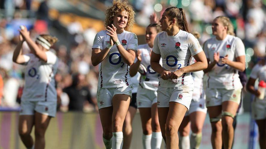 Ellie Kildunne and different   England players celebrate