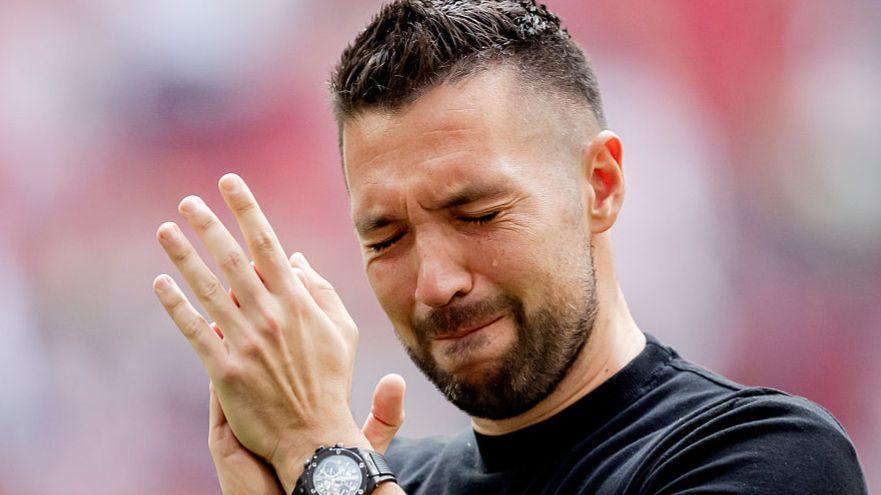 Francesco Farioli is crying and clapping his hands