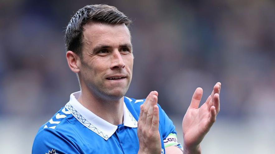 Seamus Coleman claps