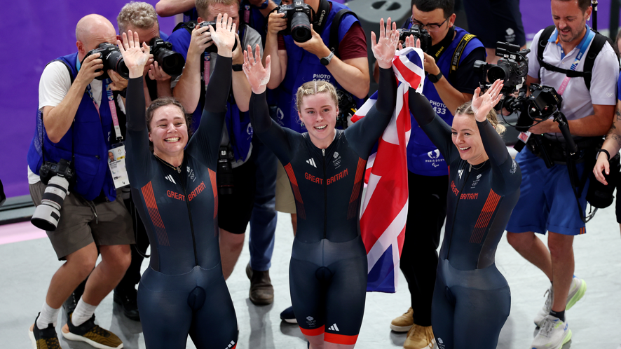 Sophie Capewell, Emma Finucane & Katy Marchant celebrate