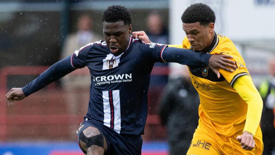 Dundee v Livingston