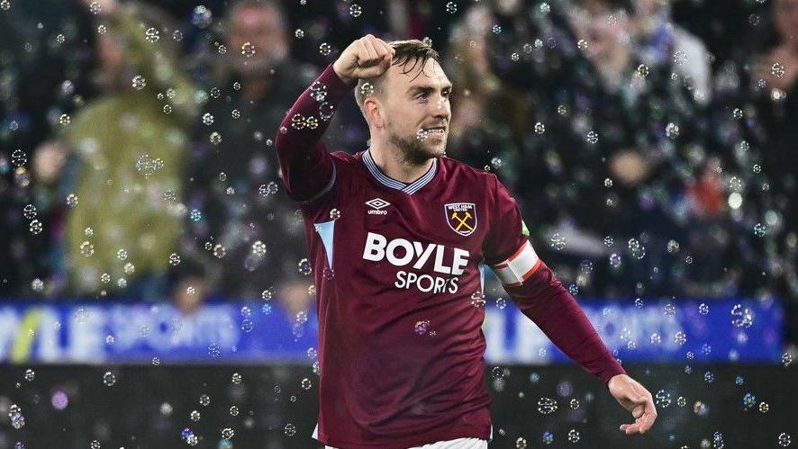 Jarrod Bowen celebrates scoring for West Ham against Brentford in the FA Cup