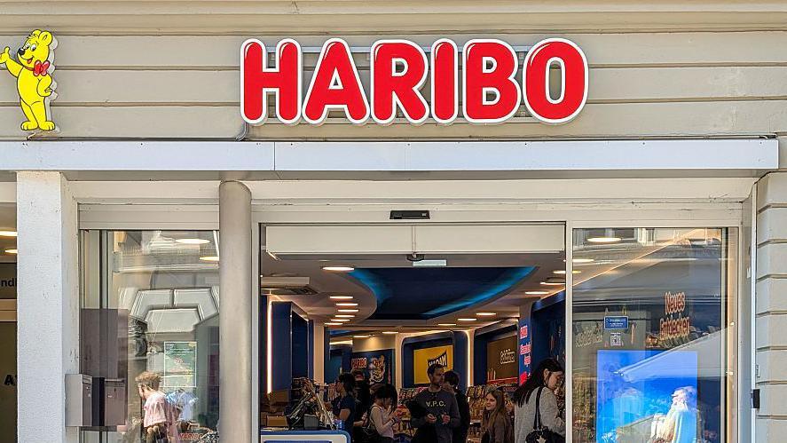 A picture of the outside of a Haribo shop in Munich