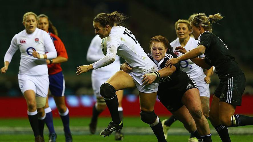 Emily Scarratt breaks the line playing for England against New Zealand