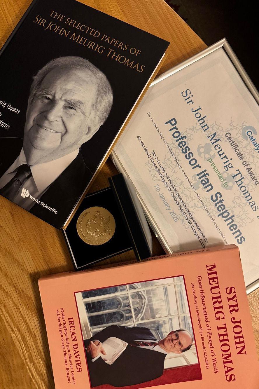 Cofio Syr John Meurig Thomas