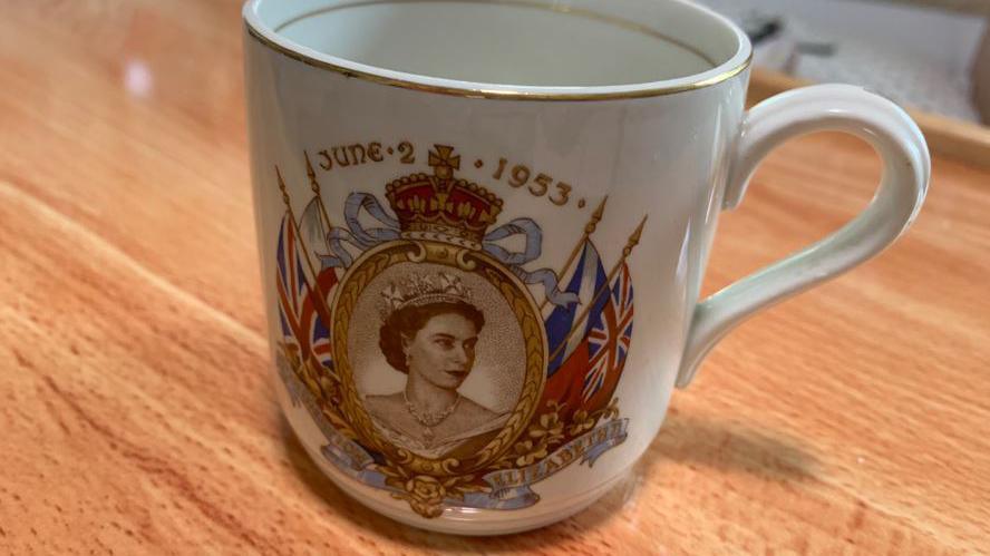 1953 coronation mug