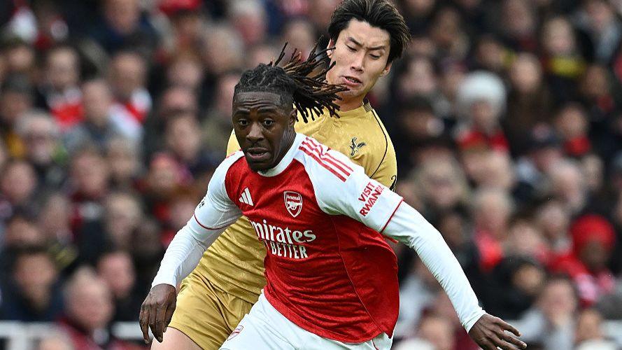 Eberechi Eze of Arsenal takes on Daichi Kamada of Palace during the Premier League match between Arsenal and Crystal Palace