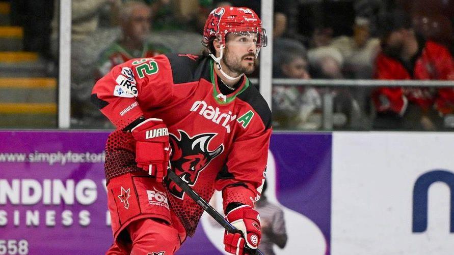 Jimmy Oligny in action for Cardiff Devils 