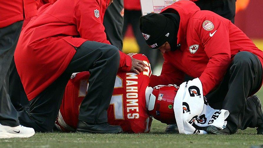 Patrick Mahomes lies on the floor injured