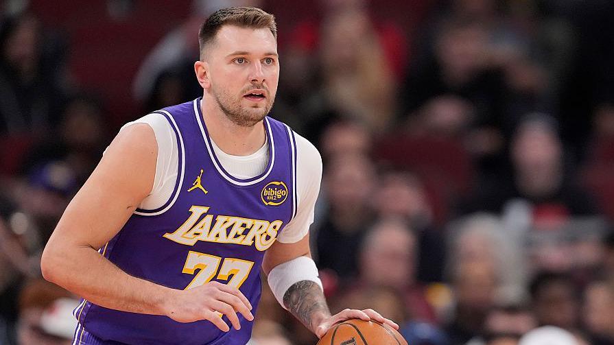 Luka Doncic of the LA Lakers dribbles the ball against the Chicago Bulls