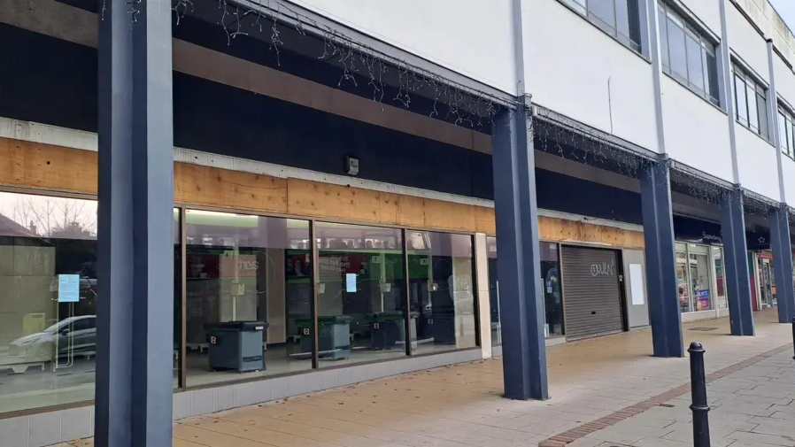 An empty commercial unit  located at Headingley Central and is a former Wilko shop