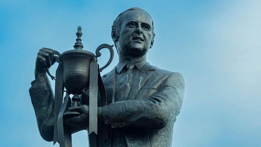 When was the last three-team race for Scottish title?