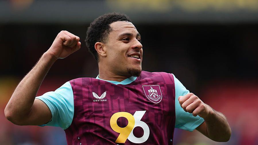 CJ Egan-Riley playing for Burnley