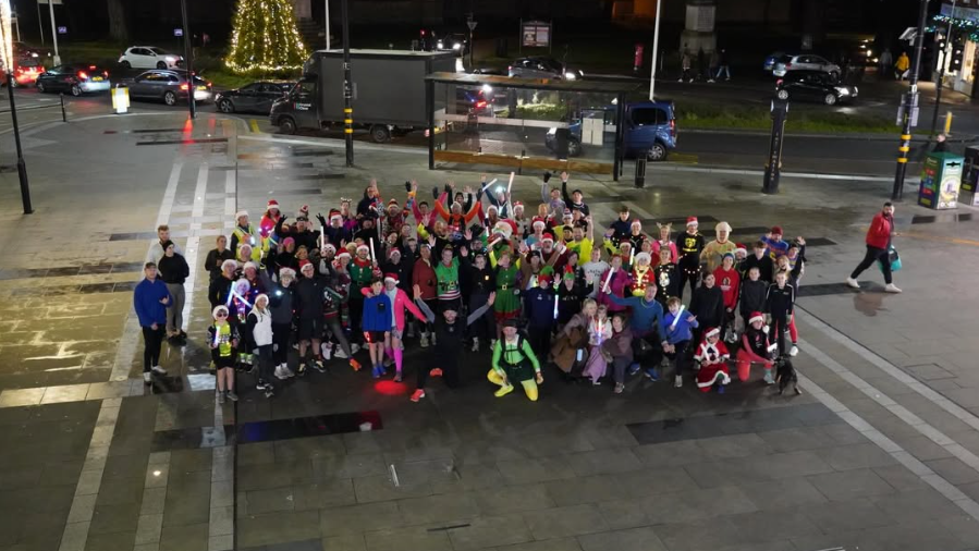 The rave themed run club making exercise at night safer - BBC News