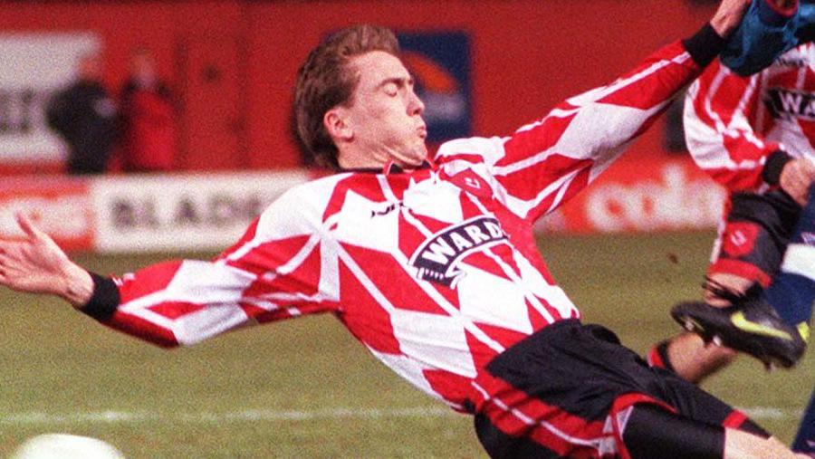 Sheffield United 1995-96 home kit