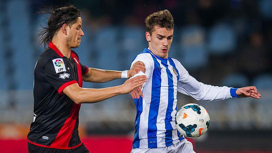 Antoine Griezmann controls the ball during his time at Real Sociedad