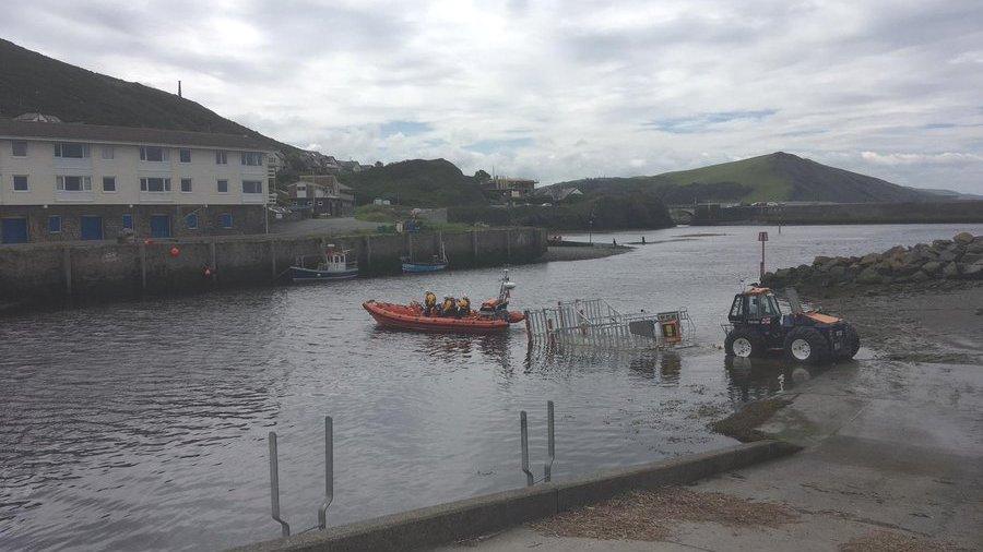 Lifeboat searching